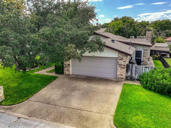 604  Harbor Circle , Azle Texas 76020