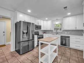 604  Harbor Circle , Azle Texas 76020