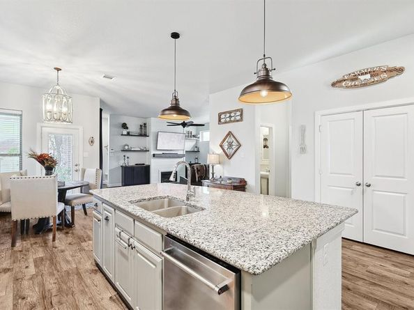 1016  Lamp Post Lane , Argyle Texas 76226