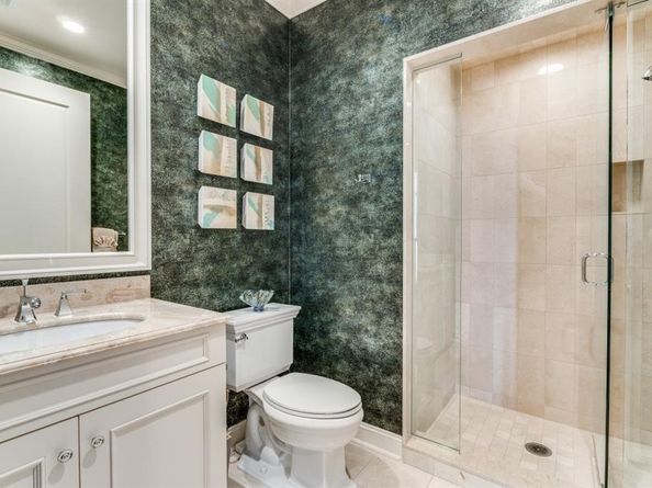 2555 N Pearl Street  1803, Dallas Texas 75201