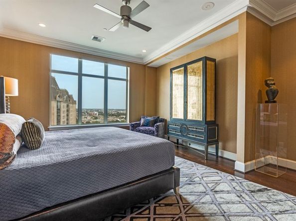 2555 N Pearl Street  1803, Dallas Texas 75201