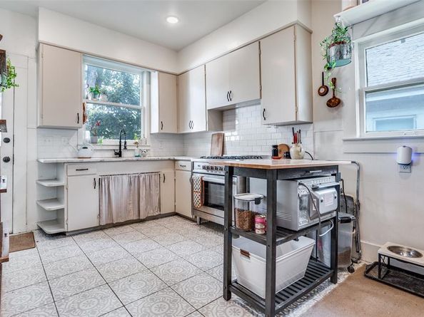 3236  Travis Avenue , Fort Worth Texas 76110
