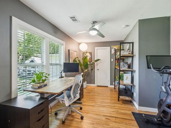 1820  Naylor Street , Dallas Texas 75228