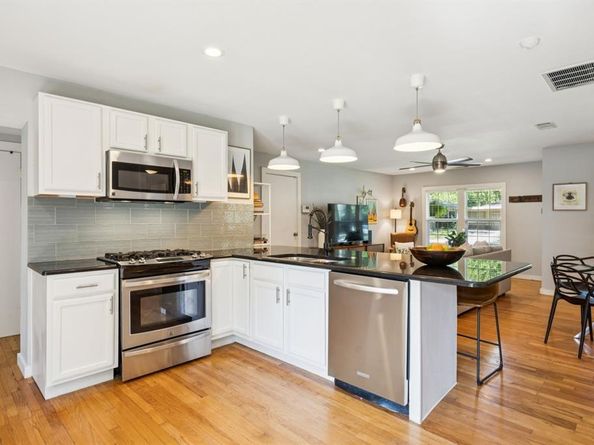 1820  Naylor Street , Dallas Texas 75228