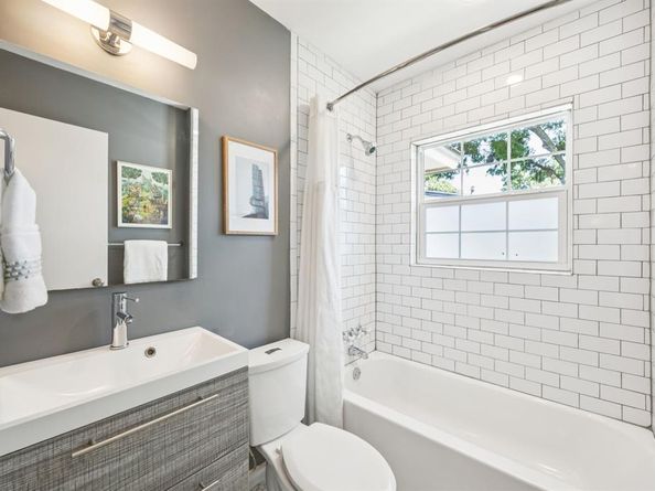 1820  Naylor Street , Dallas Texas 75228