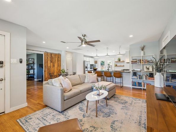 1820  Naylor Street , Dallas Texas 75228