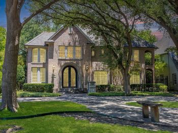 3324  Beverly Drive 