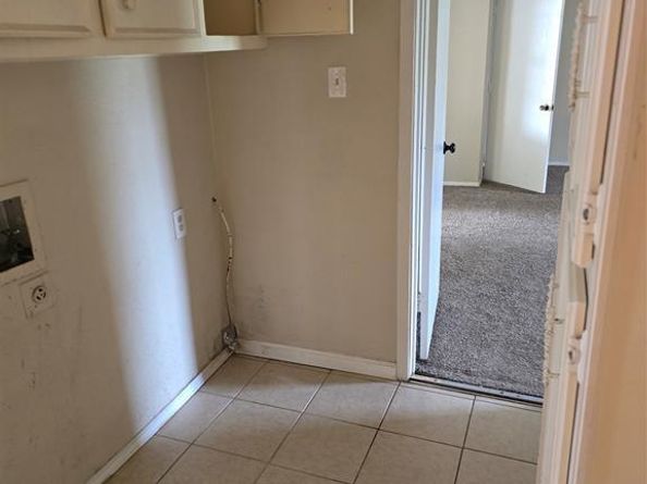 934  Meadowdale Circle , Garland Texas 75043