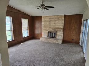934  Meadowdale Circle , Garland Texas 75043
