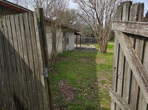 934  Meadowdale Circle , Garland Texas 75043
