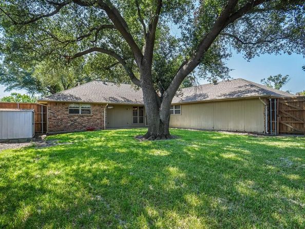 1925  Glen Hill Drive , Carrollton Texas 75007