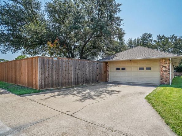 1925  Glen Hill Drive , Carrollton Texas 75007