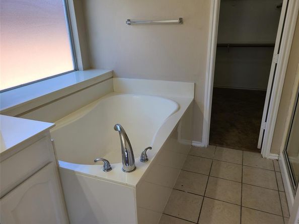 9925  Bull Run , Fort Worth Texas 76177