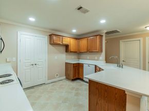 804  Beechcraft Avenue , Grand Prairie Texas 75051