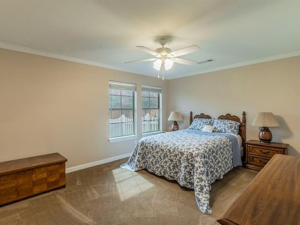 804  Beechcraft Avenue , Grand Prairie Texas 75051