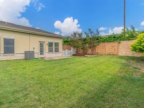 804  Beechcraft Avenue , Grand Prairie Texas 75051