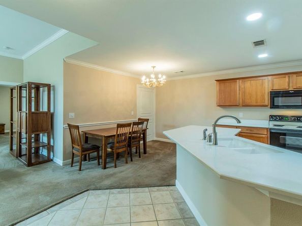 804  Beechcraft Avenue , Grand Prairie Texas 75051