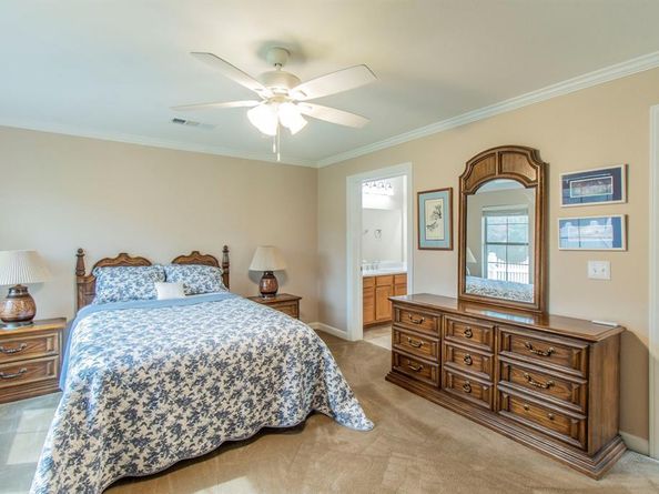 804  Beechcraft Avenue , Grand Prairie Texas 75051