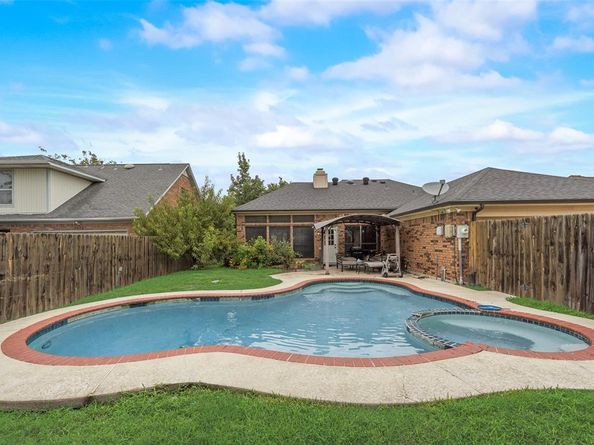 1670  Crosshaven Drive , Lewisville Texas 75077