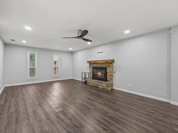 1501  Cecil Drive , Carrollton Texas 75006
