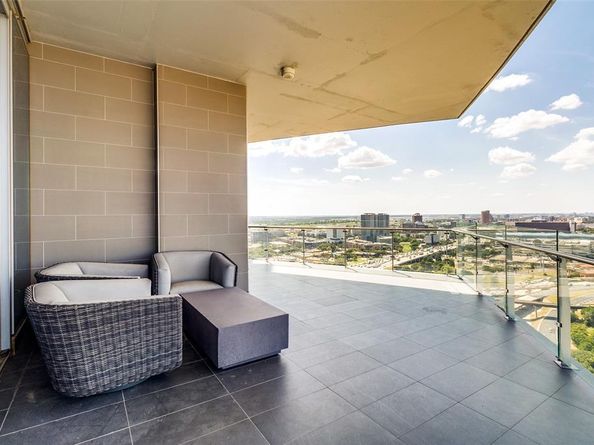 3130 N Harwood Street  2304, Dallas Texas 75201