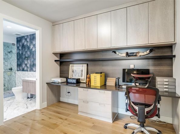 3130 N Harwood Street  2304, Dallas Texas 75201