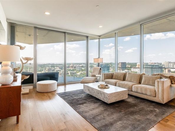 3130 N Harwood Street  2304, Dallas Texas 75201
