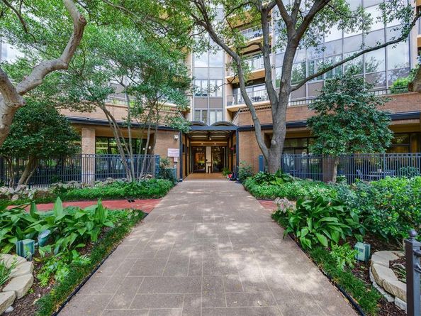 5200  Keller Springs Road  313, Dallas Texas 75248