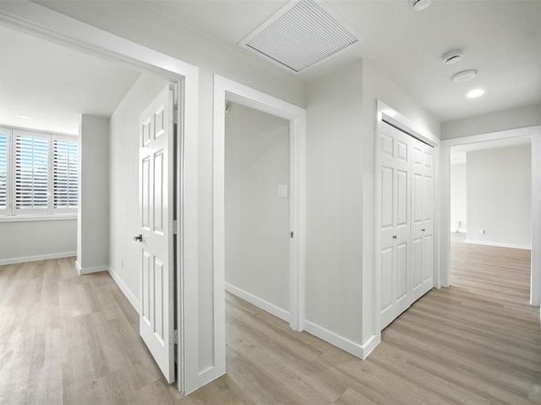5200  Keller Springs Road  313, Dallas Texas 75248