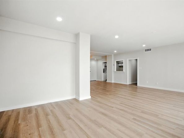 5200  Keller Springs Road  313, Dallas Texas 75248