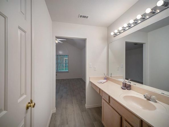 6132  Haley Lane , Fort Worth Texas 76132