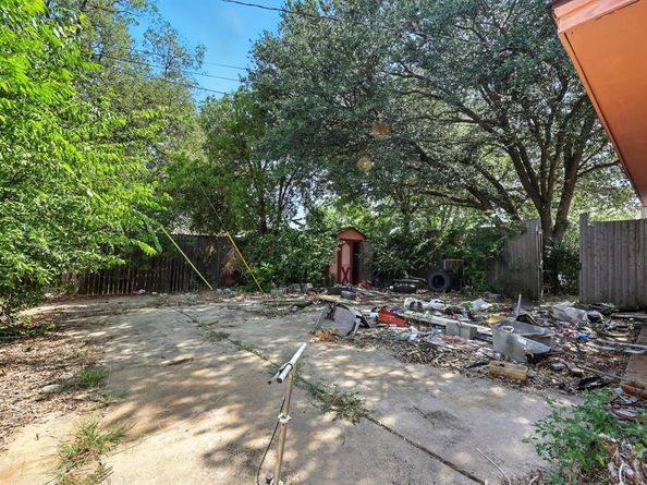 2304  Royal Acres Drive , Denton Texas 76209