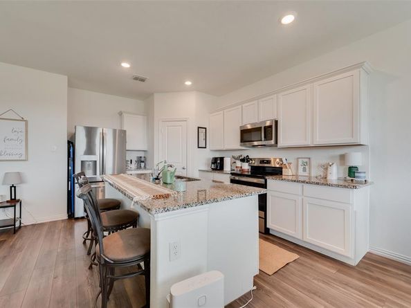 6904  Waterloo Lane , Fort Worth Texas 76179