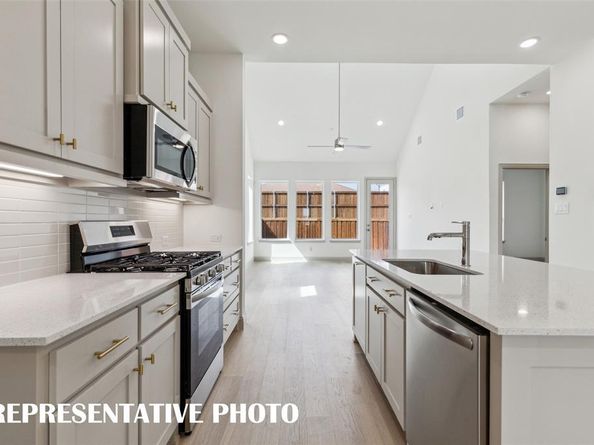 3528  Pierce Lane , Grand Prairie Texas 75052