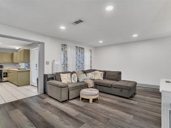 2049  Clubview Drive , Carrollton Texas 75006