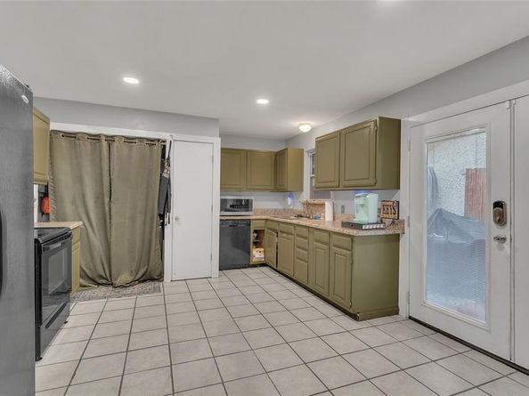 2049  Clubview Drive , Carrollton Texas 75006
