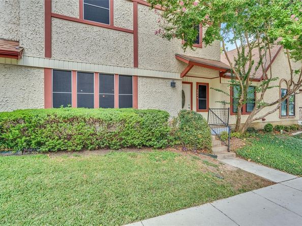 2049  Clubview Drive , Carrollton Texas 75006