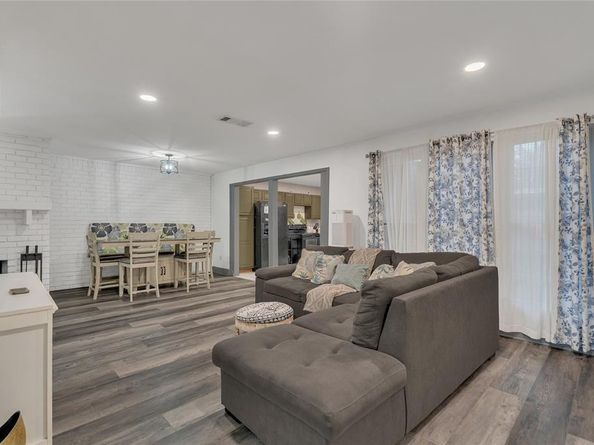 2049  Clubview Drive , Carrollton Texas 75006