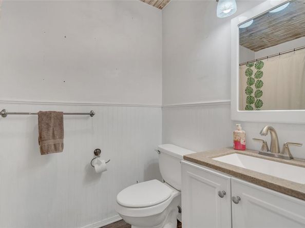2049  Clubview Drive , Carrollton Texas 75006