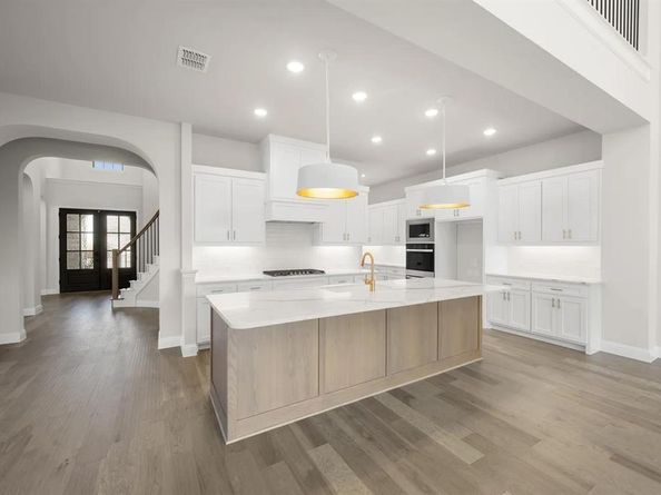 2305  Meek Woods Lane , Mansfield Texas 76063