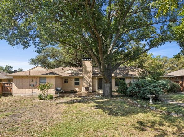 1722  Robin Lane , Garland Texas 75042