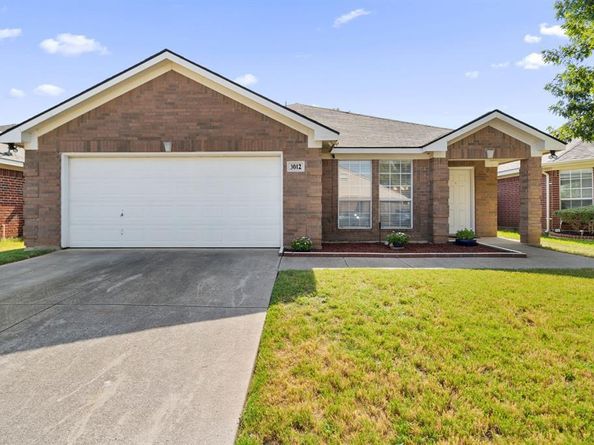 3012  Silent Creek Trail , Fort Worth Texas 76053
