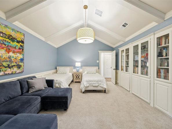 7042  Prestonshire Lane , Dallas Texas 75225