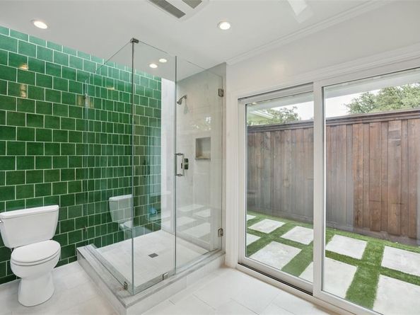 7042  Prestonshire Lane , Dallas Texas 75225