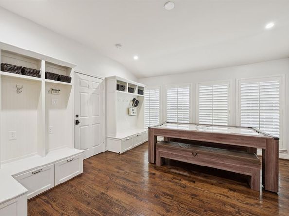 7042  Prestonshire Lane , Dallas Texas 75225