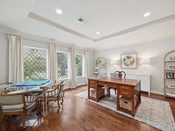 7042  Prestonshire Lane , Dallas Texas 75225