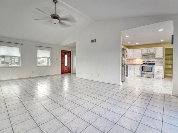 2513  Poplar Trail , Garland Texas 75042