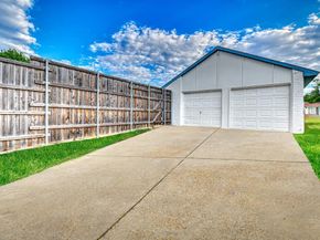 2513  Poplar Trail , Garland Texas 75042