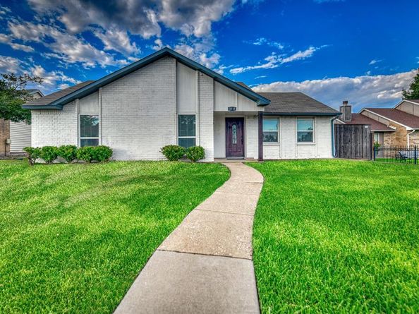 2513  Poplar Trail , Garland Texas 75042