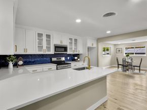 6005  Saint Johns Lane , Fort Worth Texas 76114